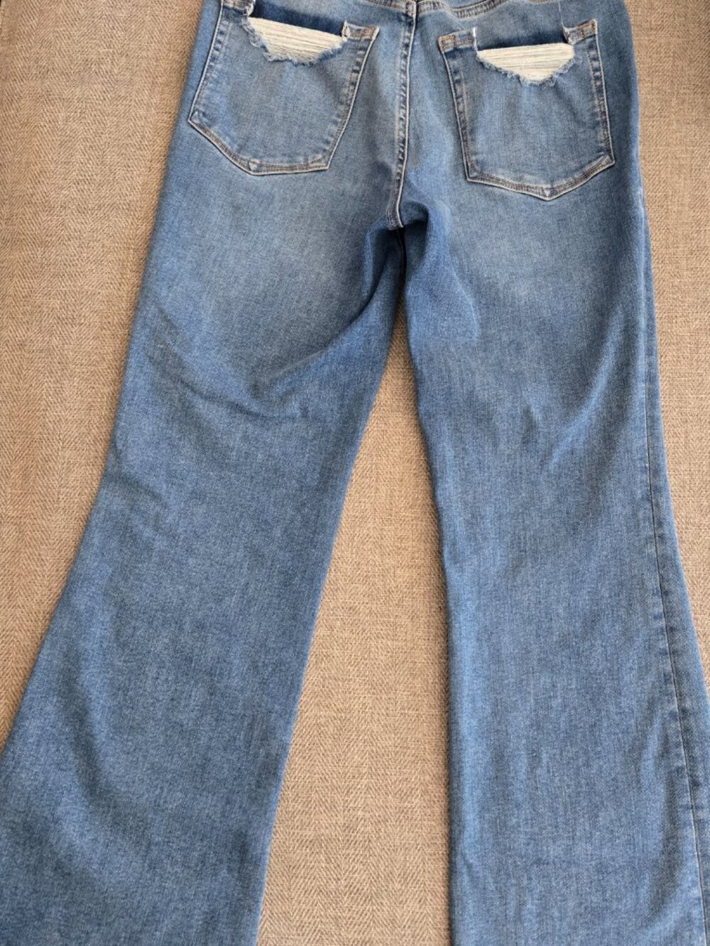 Good American Jeans - Picture 4 of 6